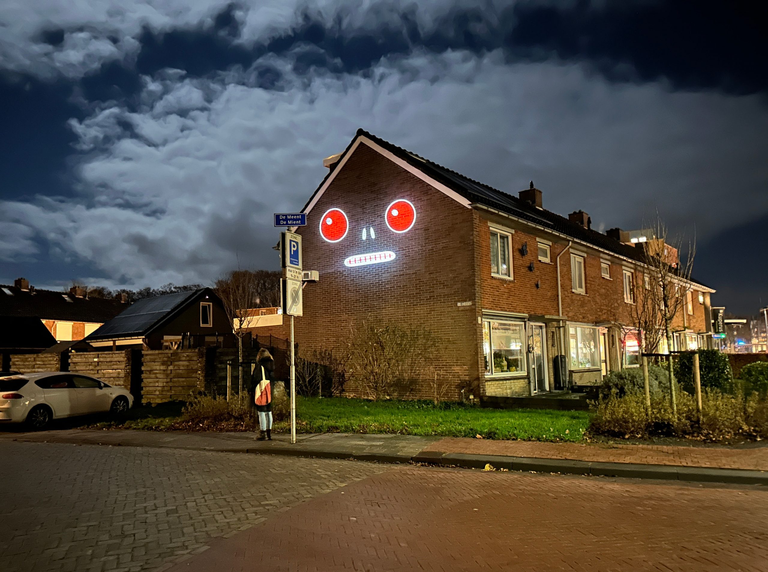 Pop Up projection series “Red Eyes”